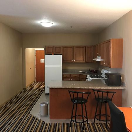 Best Western Plus New England Inn & Suites Berlin Eksteriør billede